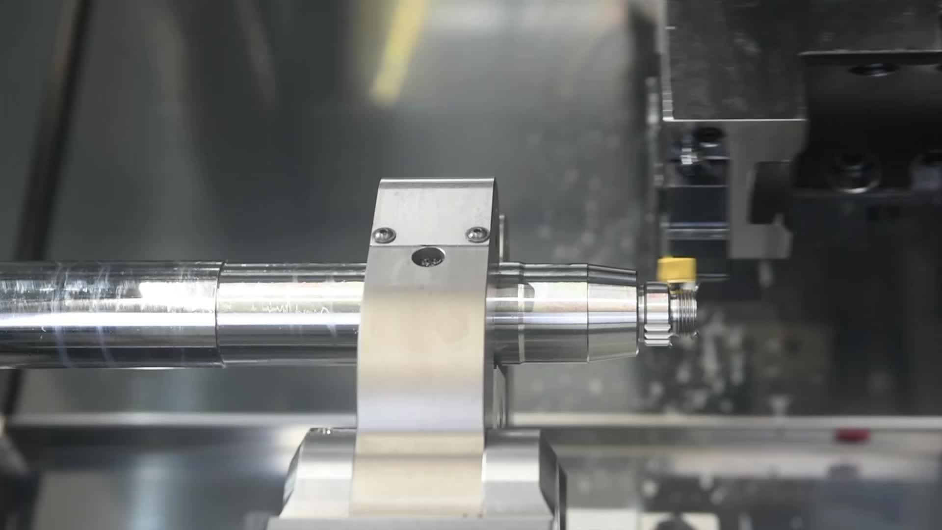Internal Broaching with Static and Live Toolholder